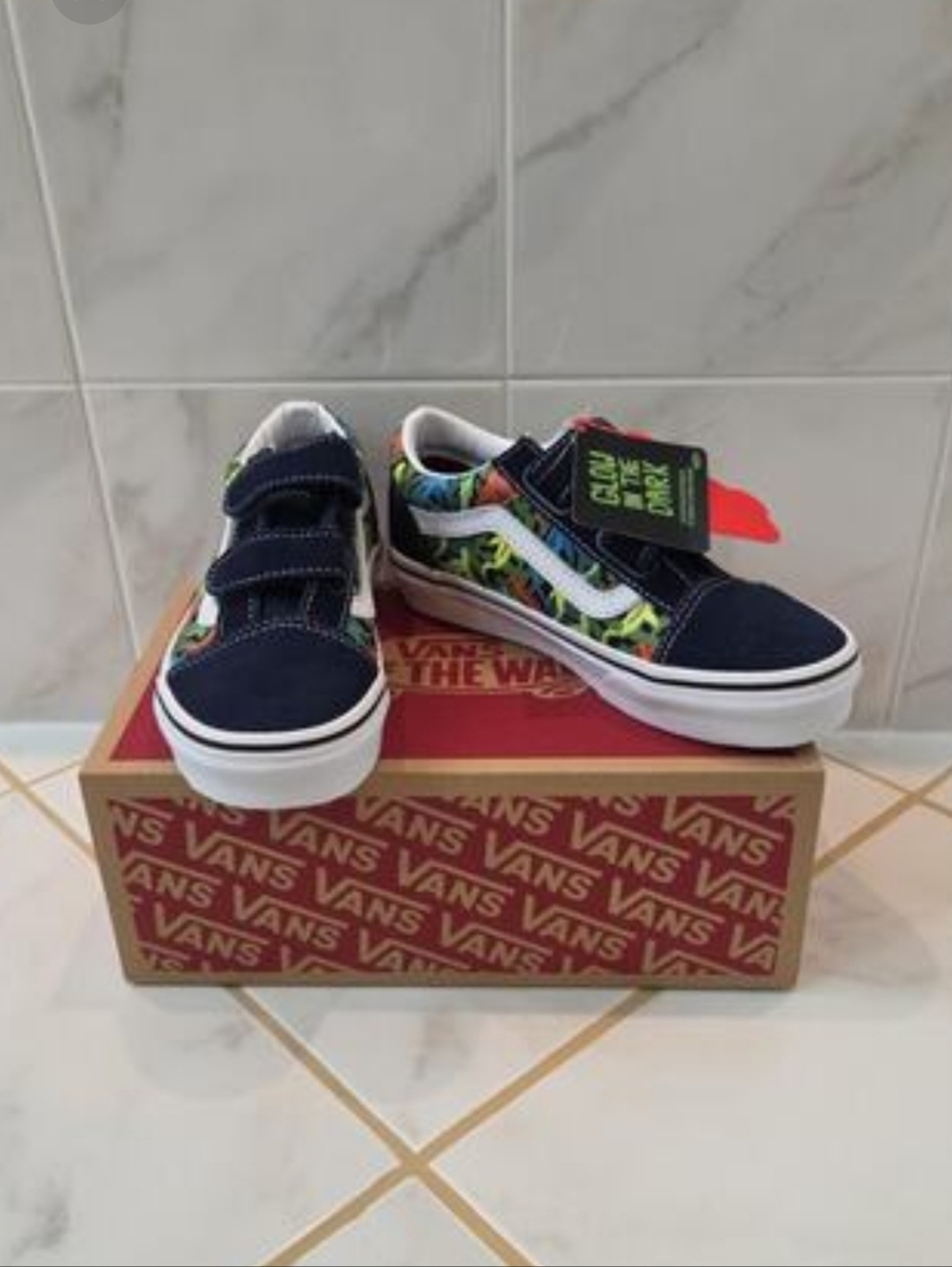 Vans Old Skool V Big Kids Glow Sharks dress Blue Size 2.5